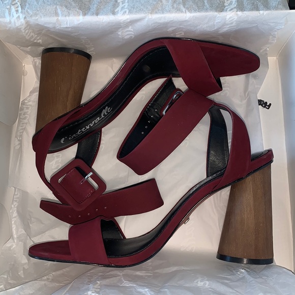 L’intervalle Heeled Sandals - Picture 2 of 8